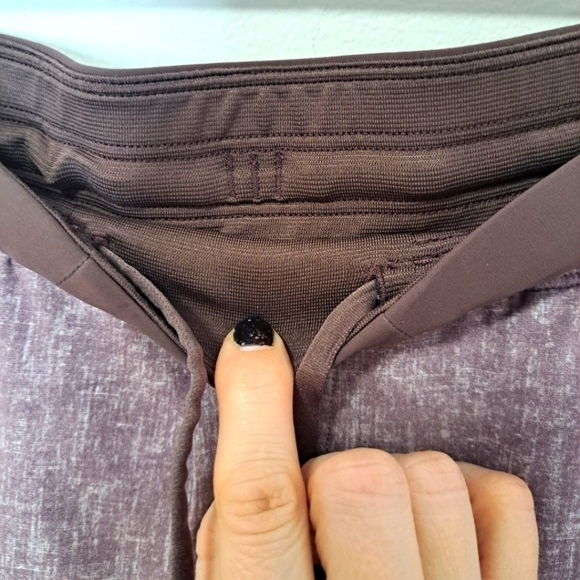 Lululemon T.H.E. short 9inch linerless short plum large - Picture 8 of 10